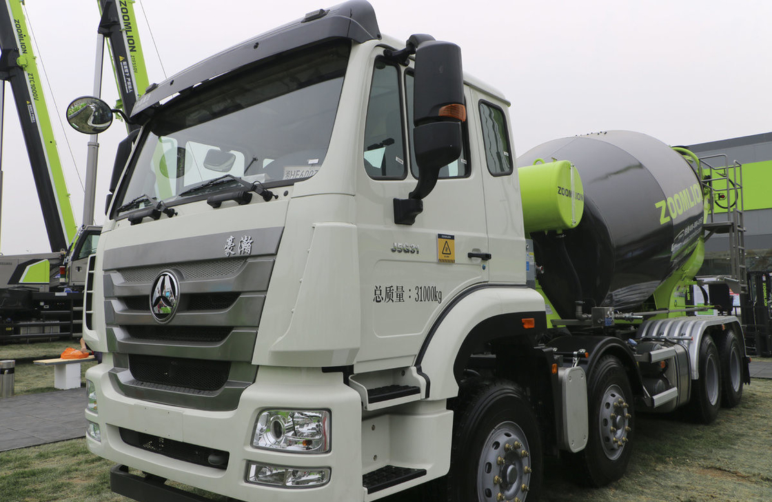Concrete Mixer Truck Ghana Hohan J5G 8*4 Chassis Zoomlion Tanker 8M3 Diesel Engine 310hp