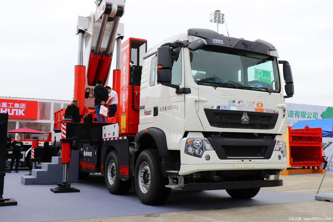 100 Ton Truck Mounted Crane Howo 10*4 Chassis 440hp Knuckle Arm Crane 135 Tons Lifting