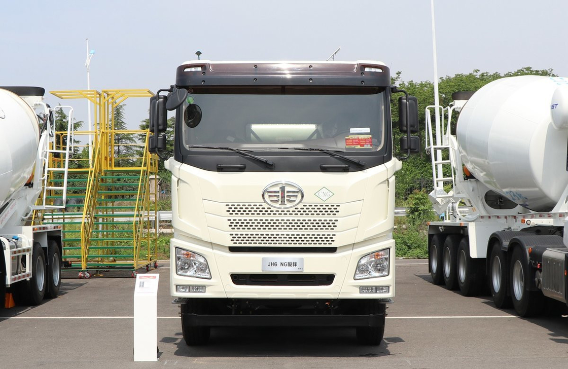 10m3 Concrete Mixer Truck Jiefang 8×4 Mixer CNG Engine 410hp Six Cylinders Flat Cabin