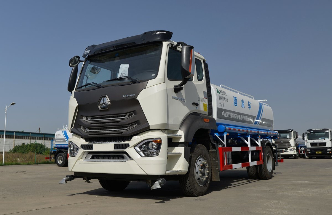 Used Sprinkler Truck Single Axle Sinotruck Hohan Model 10 M³ Spray Road Brand New LHD