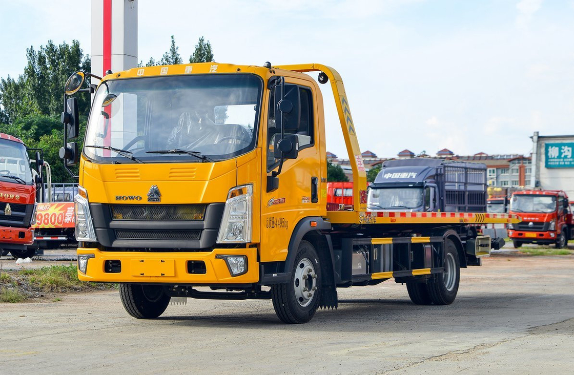Flat Bed Car Trailer Trucks Howo 4*2 Small Towing Truck Single Cab Loading 2 Tons LHD/RHD