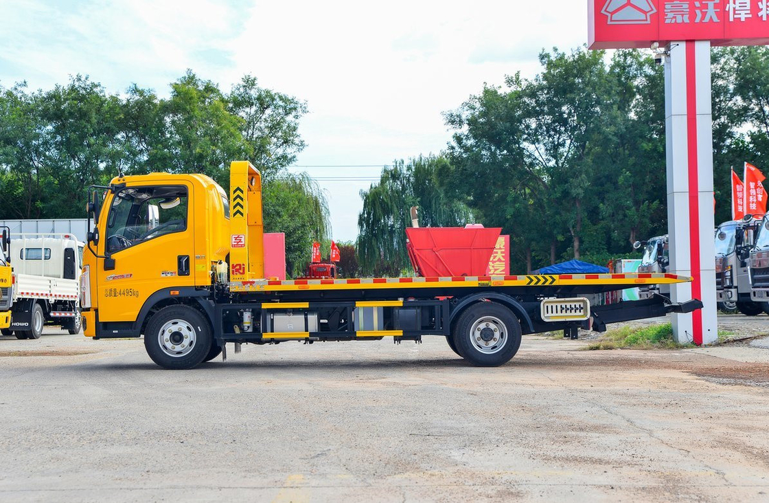 Flat Bed Car Trailer Trucks Howo 4*2 Small Towing Truck Single Cab Loading 2 Tons LHD/RHD