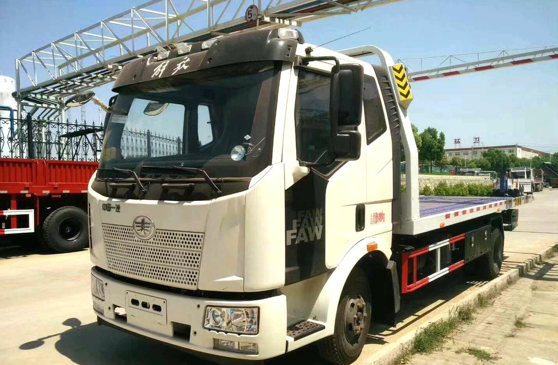 Wrecker Tow Truck Bed FAW J6L Model Single Axle 6 Wheels 160hp Loading 3.5 Tons LHD