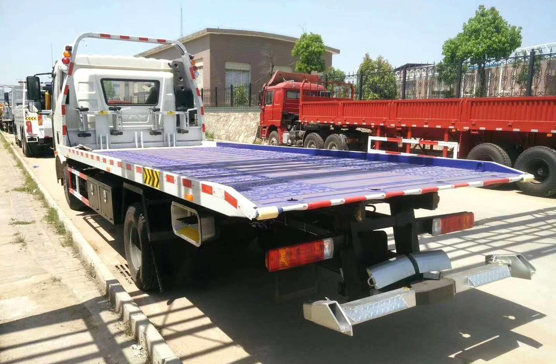 Wrecker Tow Truck Bed FAW J6L Model Single Axle 6 Wheels 160hp Loading 3.5 Tons LHD