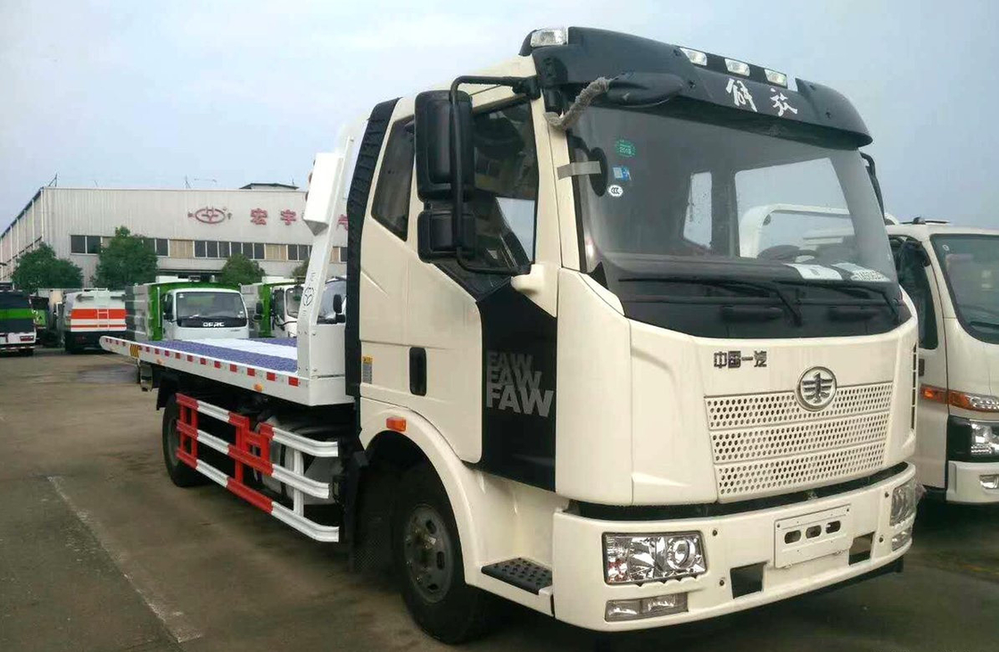 Wrecker Tow Truck Bed FAW J6L Model Single Axle 6 Wheels 160hp Loading 3.5 Tons LHD