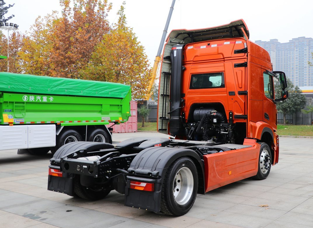 Sand Truck Head Shacman H6000 Tractor 4*2 Weichai 12 Cylinders 430hp Manual Transmission