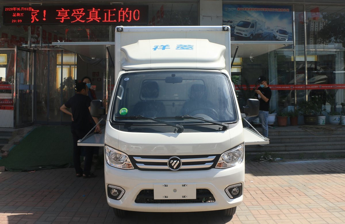 Box Truck Van Loading 2 Tons Foton Cargo Truck Wingspan Box 3 Meters Long One Row Cab