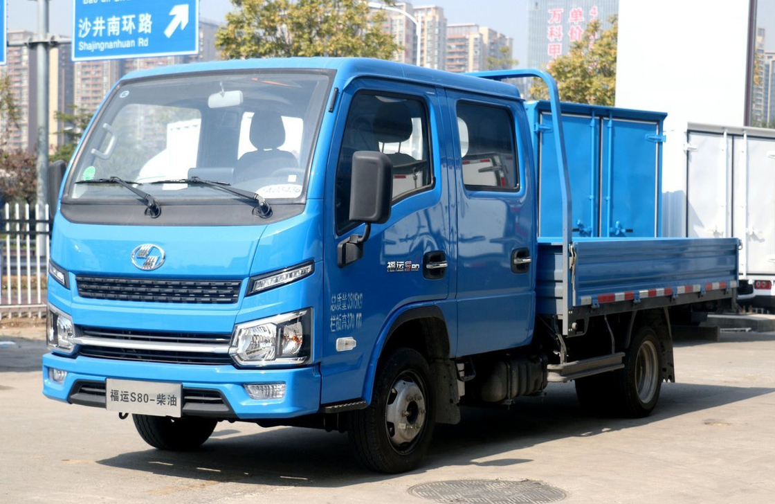 Cargo Trucks In Ghana Light SAIC Truck 2 Rows Seats Flat Bed Box 2300cc Engine Displacement
