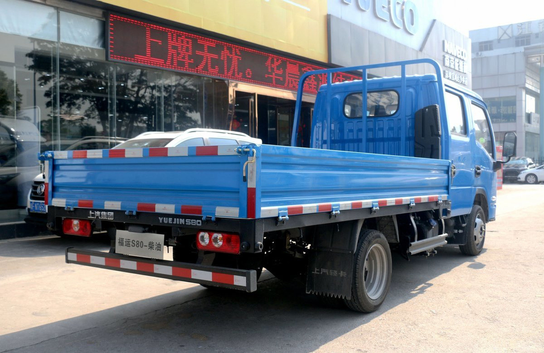 Cargo Trucks In Ghana Light SAIC Truck 2 Rows Seats Flat Bed Box 2300cc Engine Displacement