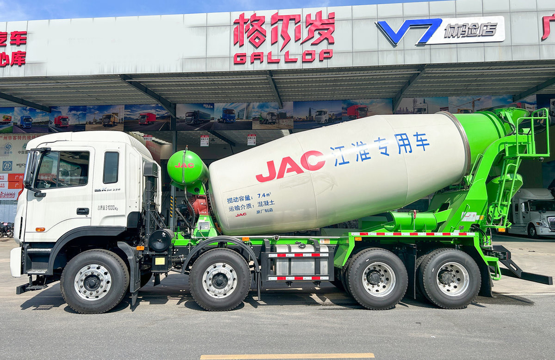 Concrete Truck Mobile 7-8m³ Tanker Cement Mixer Truck Chinese Brand JAC Yuchai 350hp
