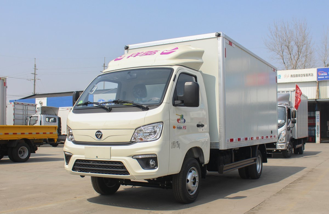 Mini Box Truck 3.7 Meters Van Box With 2 Doors Single Cabin With A/C Gasoline Engine 6 Tyre
