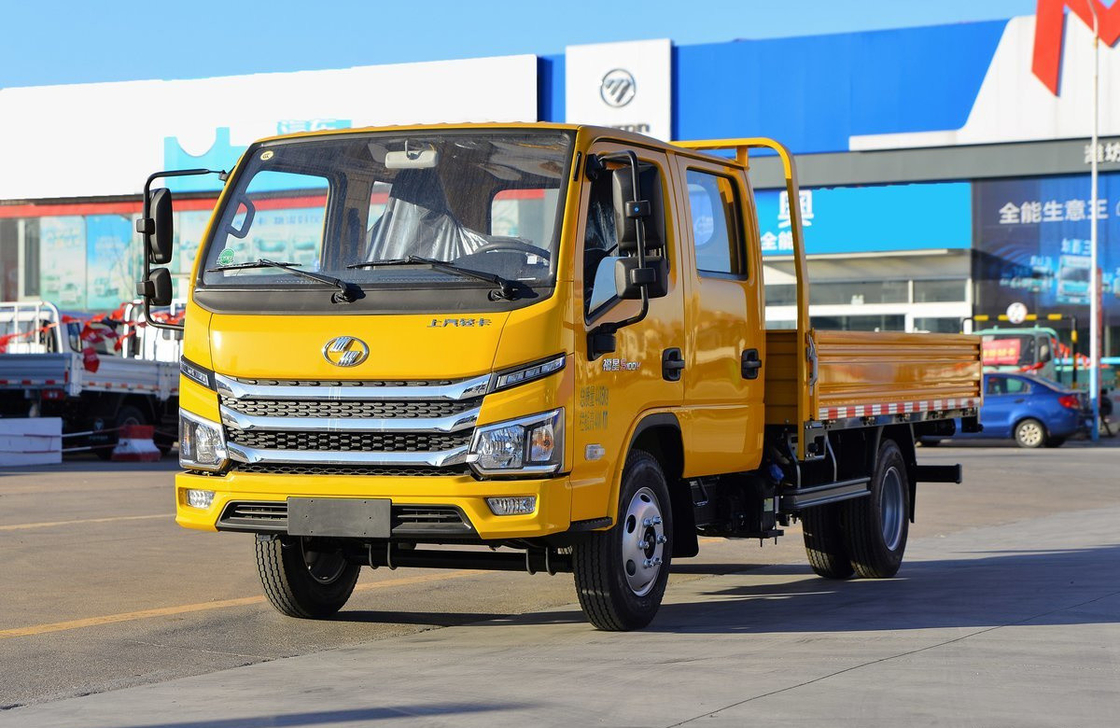 5 Ton Box Truck 2 Rows Cabin 2+3 Seats Flat Bed Box With 3.2 Meters Yunei Engine 116hp