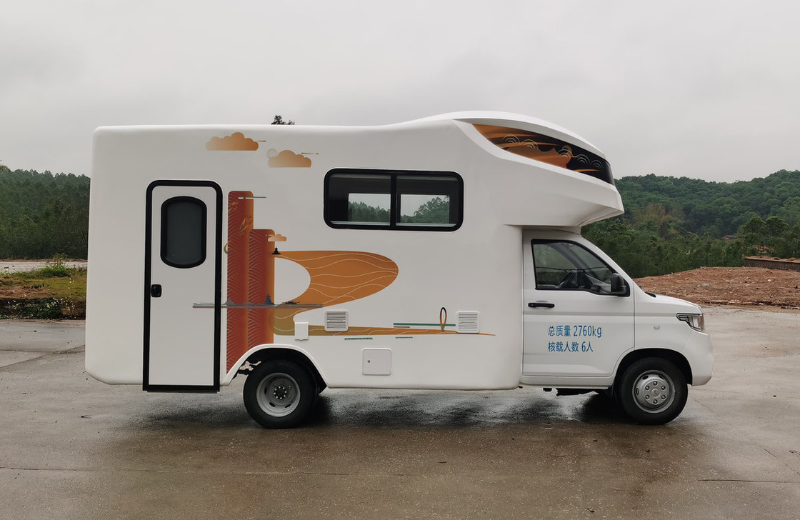 Box Truck Container Wuling Motor Home Car 5.8 Meters With Toilet Comfortable Bed And Sofa