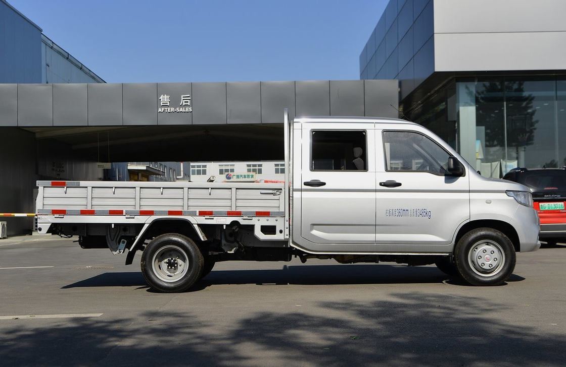 Box Truck Cargo Wuling Light Truck Double Cabin 3350mm Wheelbase 4*2 Drive Mode 6 Tyre