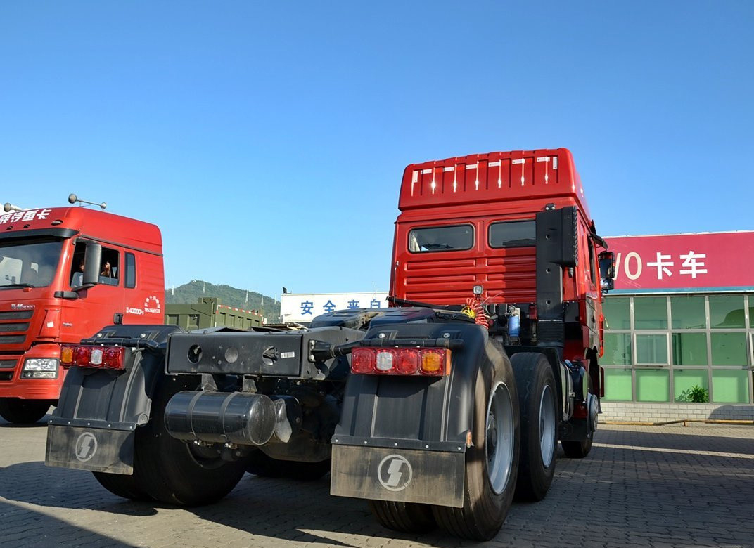 Shacman Tractor Truck F3000 High Roof Cabin 10 Tires Weichai 375hp LHD/RHD Good Use In Africa