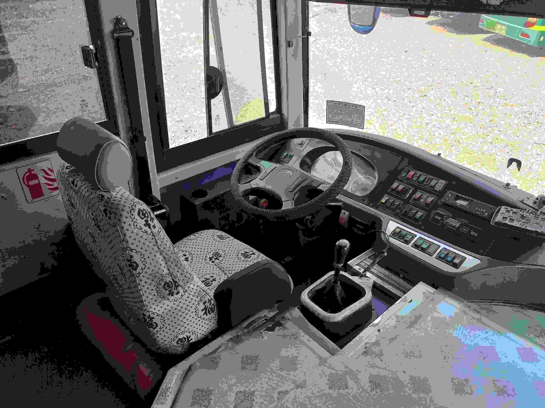 National Express Bus High Efficiency Used Yutong Coach Bus 35 Seats 2+2 Layout