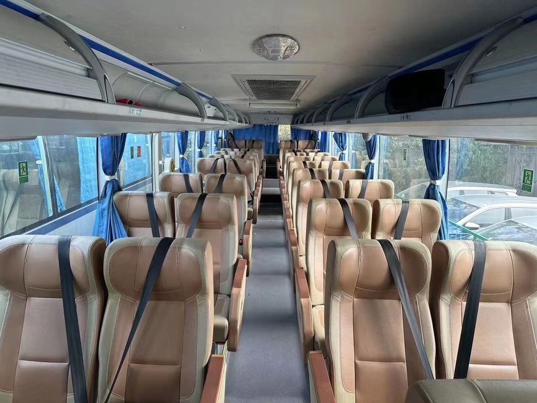 68 Seats 2013 Year Diesel Used Coach BusZK6122H With A / C Equipped Euro III Emission Standard