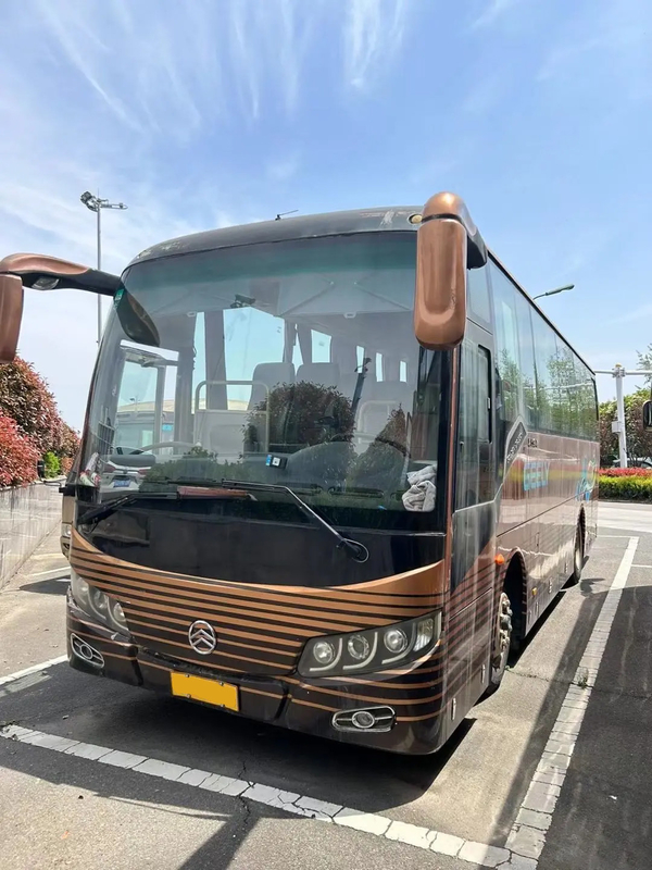 Second-Hand Luxury Bus 39 Seats Gold Color Euro 4 Yuchai Engine Golden Dragon Bus XML6907