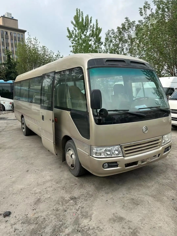 XML6770 28-Seater 7.7-Meter Golden Dragon Second-Hand Medium Bus Champagne Gold Front Engine