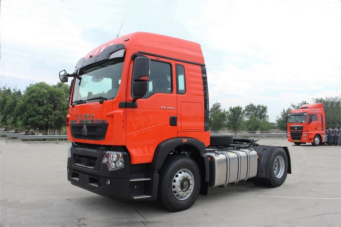 400 HOWO Tractor Truck 12 Speed 4*2 6 Tires 6 Cylinder Single Row Semi Diesel Engine Tractor