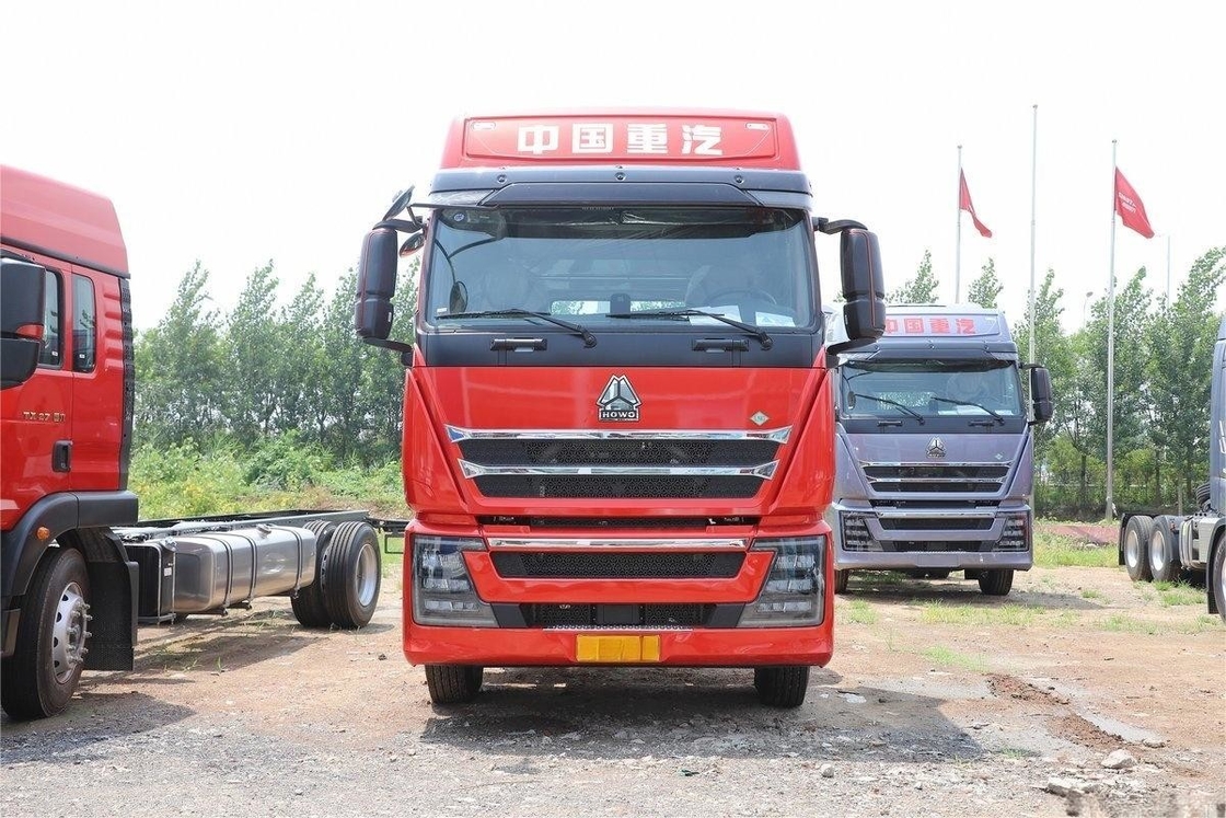 HOWO Heavy Truck 530 Horsepower 6X4 National VI LNG Tractor Truck Shroud Side Air Deflector
