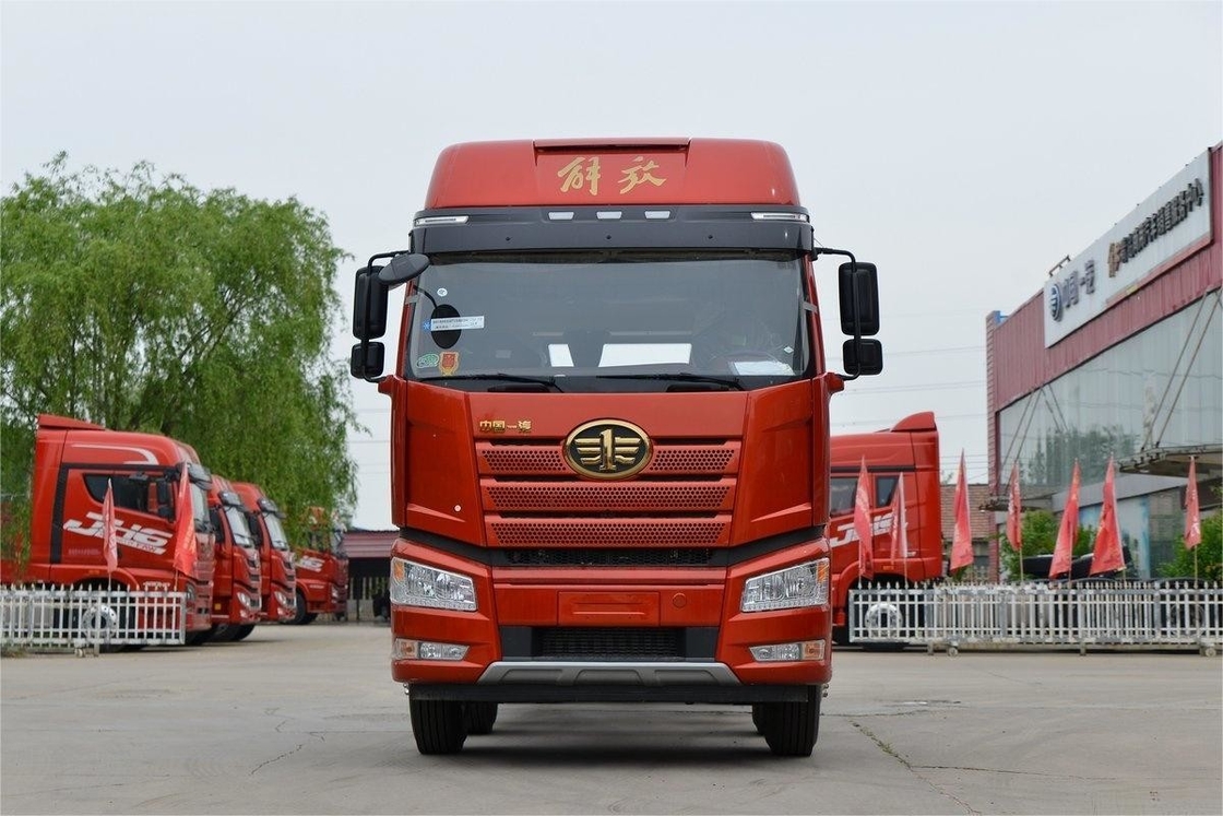 FAW Jiefang Heavy Truck High Top 10-Speed ​​Diesel 8X4 320HP 9.5m Railings Carry Truck Chassis