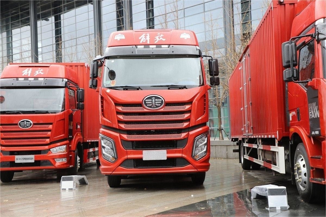 Jiefang Medium Truck Sunroof Air Conditioning 12-Speed 510 HP 8X4 9.4m LNG Fence Truck