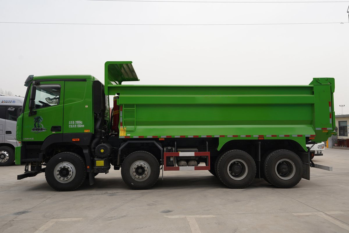 Foton Auman GTL Dump Truck 490HP 8X4 AMT 12-Speed Automatic 6.8m Rear Dump 360-Degree Imaging