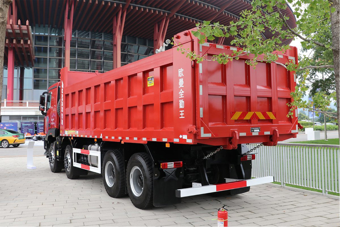 Foton Dump Truck 15 Tons 580 Horsepower 8X4 7.6M Red Body Double Rear Axle U-Shaped Cargo Box