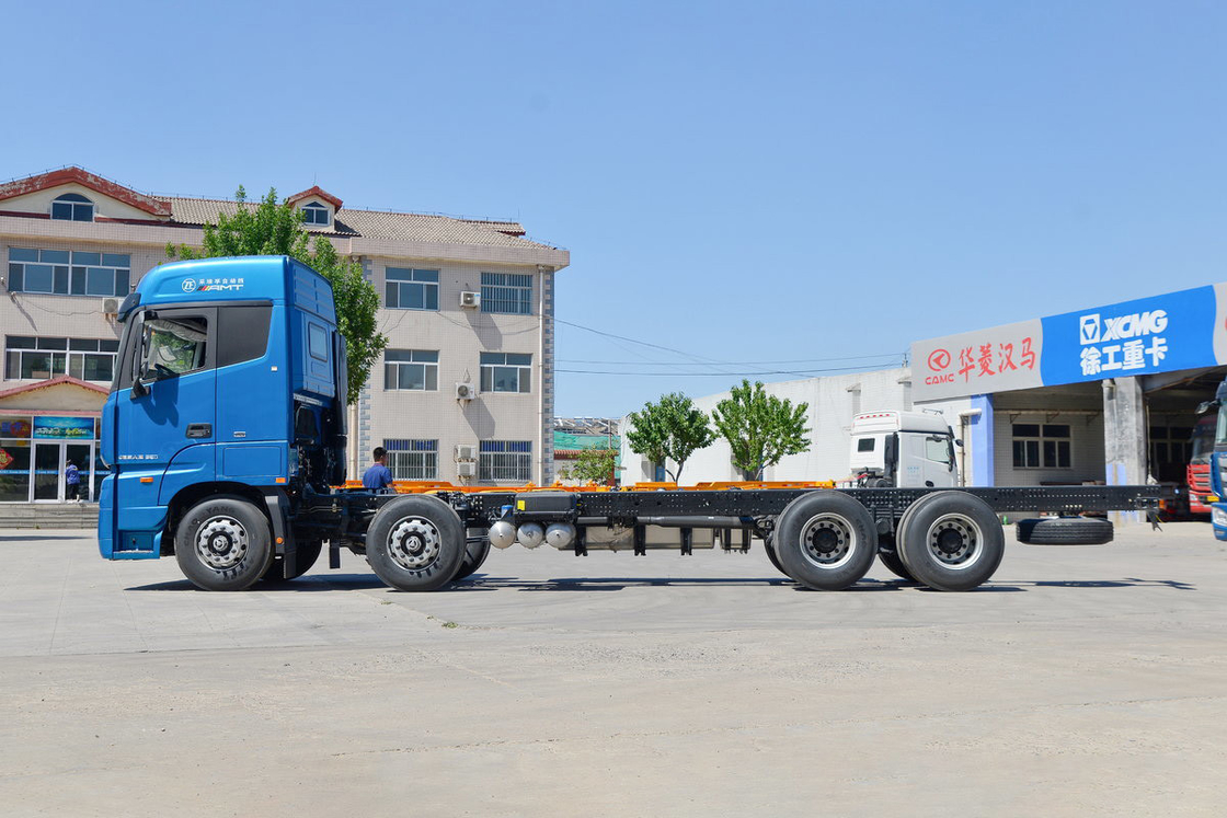Foton Auman Truck Half-Row Seat 520HP 8X4 9.53m AMT Automatic Transmission Truck Chassis
