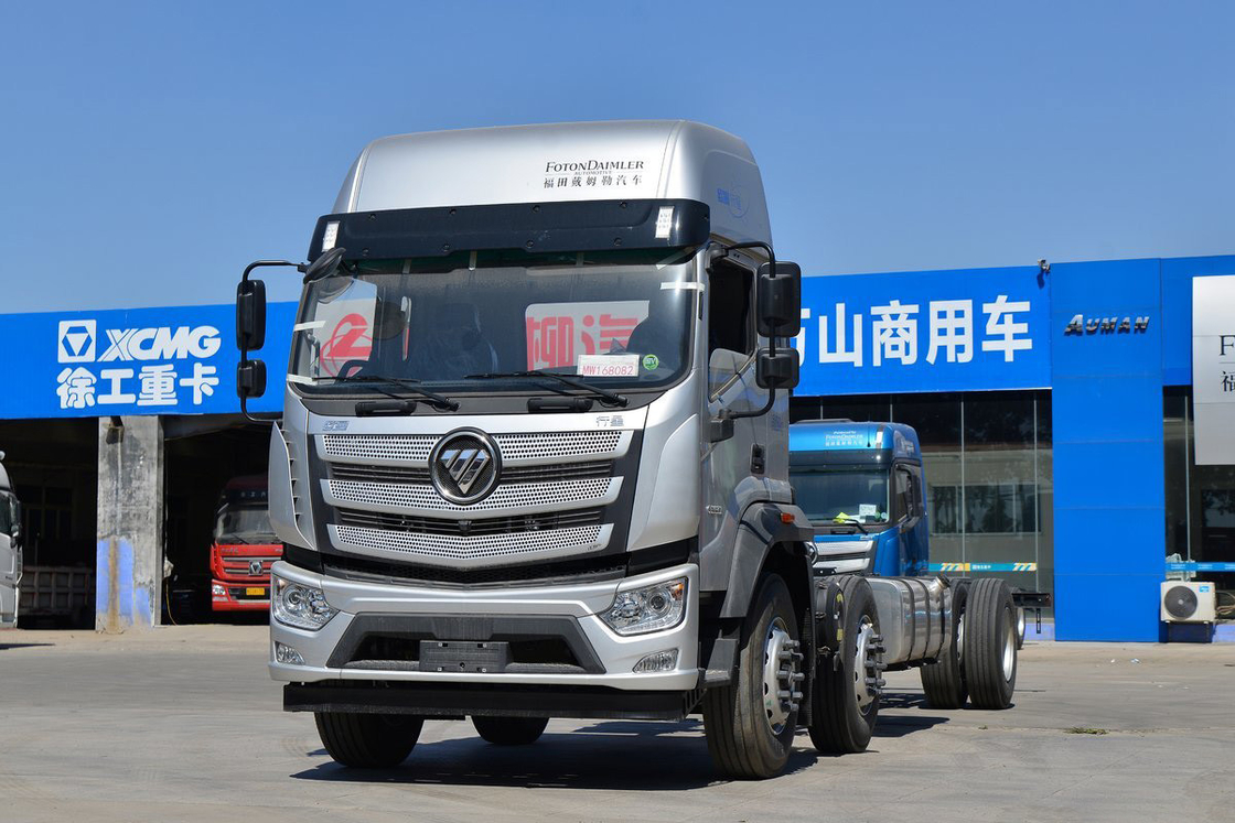 Single Row And Half Seats Foton Auman Truck High Roof Diesel 245HP 6X2 8.6m Truck Chassis