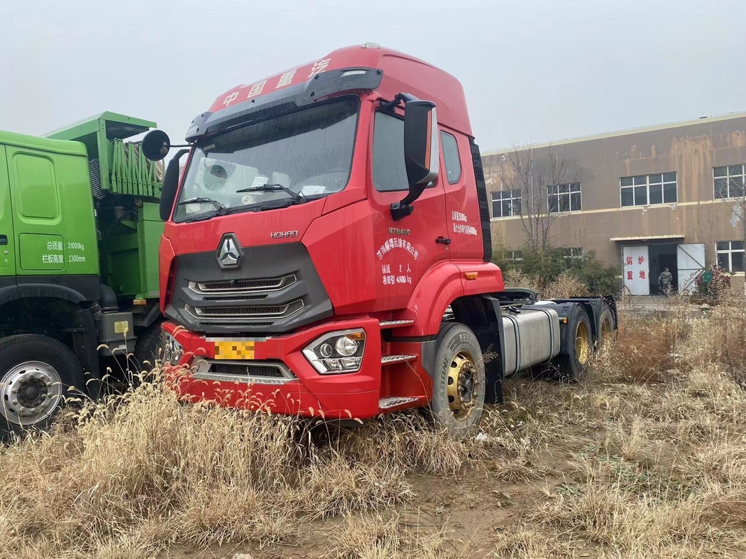 Sino Truck Leaf Spring Weichai 440hp Strong Engine Hohan Tractor Head 6*4 High Roof With A/C