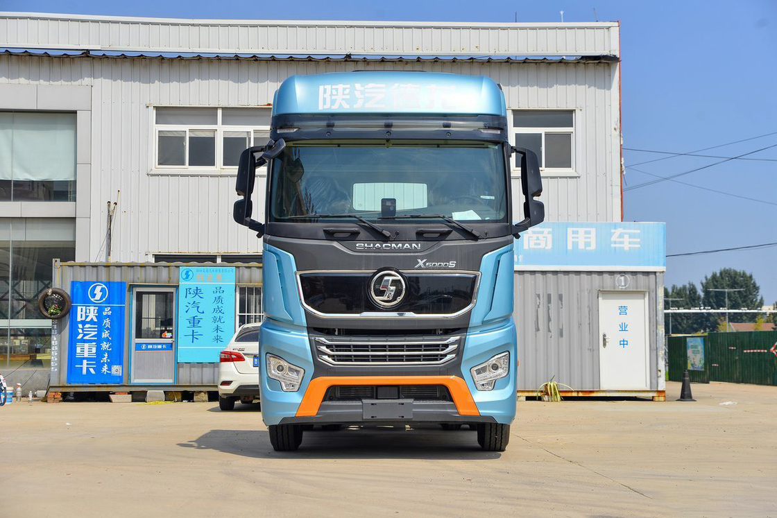 Shacman Heavy Truck High-Roof Air-Conditioning Shroud 560 Horsepower 16-Speed 6X4 AMT Tractor