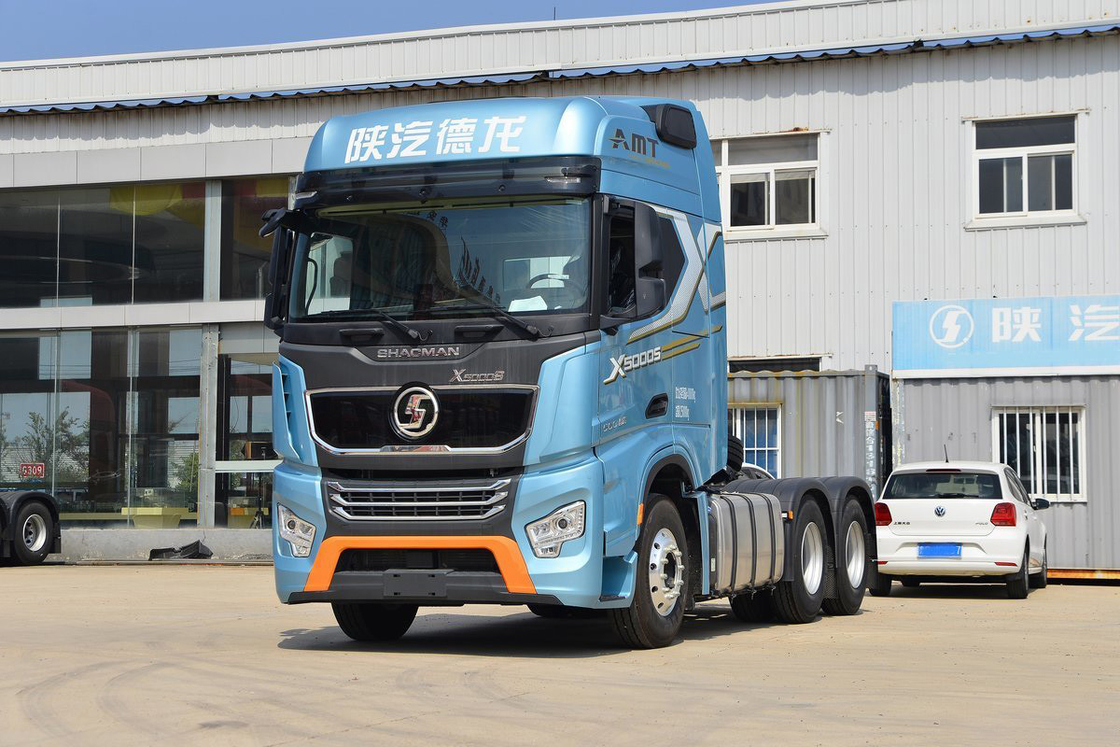 Shacman Heavy Truck High-Roof Air-Conditioning Shroud 560 Horsepower 16-Speed 6X4 AMT Tractor