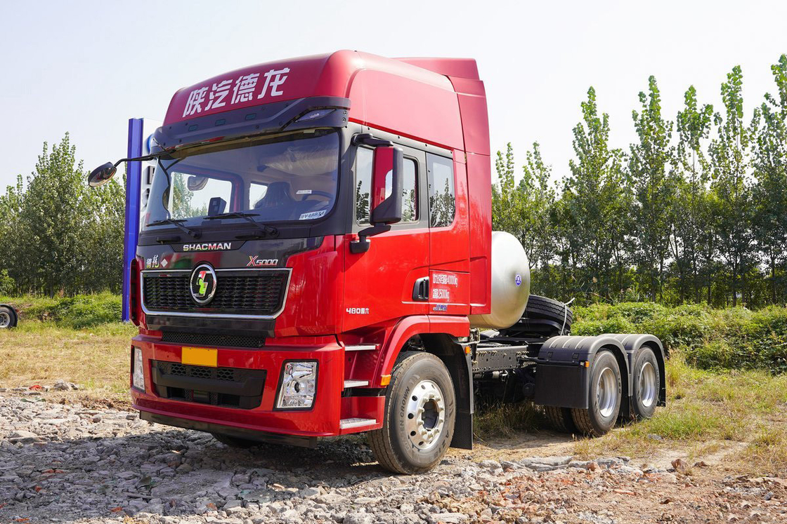 Shacman Tractor Truck Euro 6 Rear Double Axle Rear Eight-Wheel 480HP 6X4 LNG Airbag Seat