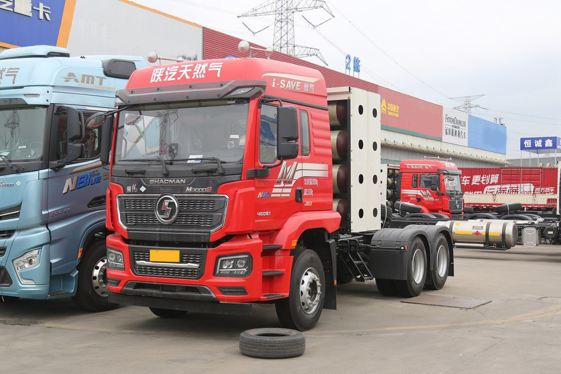 Single Row Half Seat Weichai Engine 460HP 6X4 High Roof CNG Tractor Shacman Heavy Duty Truck