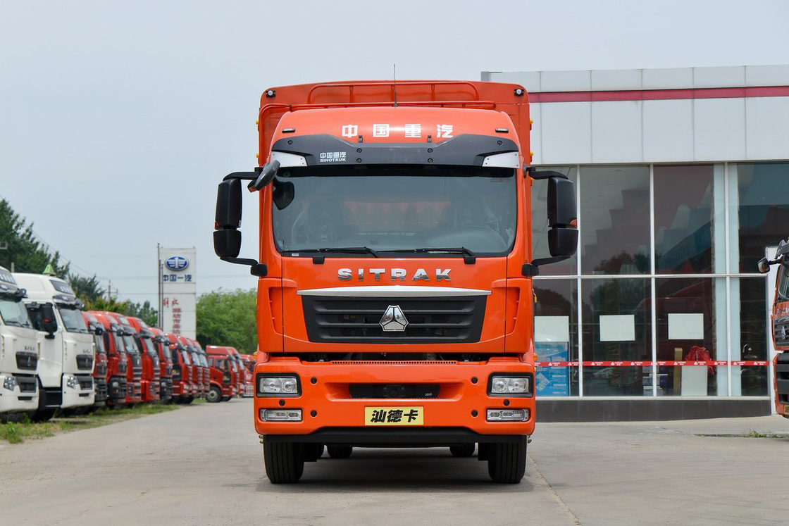 Orange Body AMT High Roof Air Deflector Diesel 8 Speeds 250HP 6.8m Sitrak Fence Truck