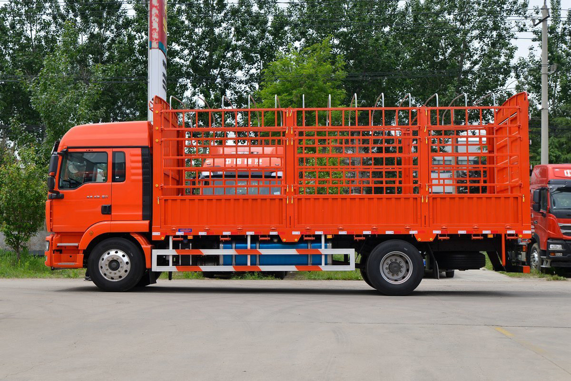 Orange Body AMT High Roof Air Deflector Diesel 8 Speeds 250HP 6.8m Sitrak Fence Truck