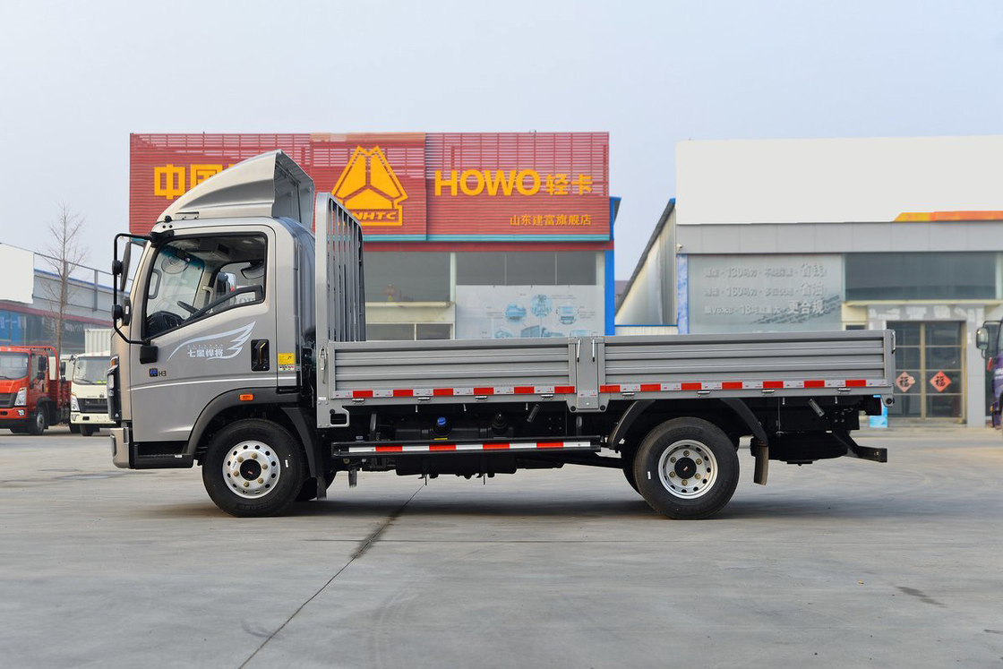 Sinotruk Howo Light Truck Titan Series 150HP 4.15m Single Row Fence Silver Body Single Row Seats