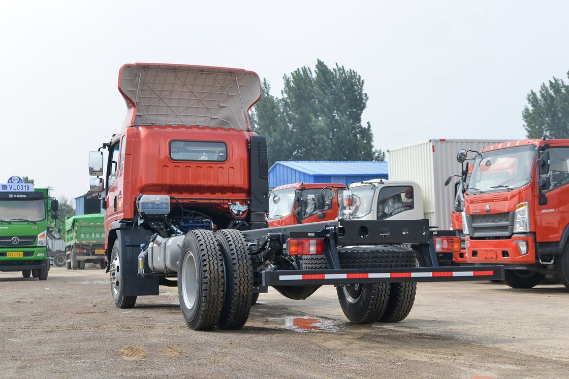 Sinotruk High Roof Deflector 190hp Howo Truck Chassis Can Be Installed With 5.75m Fence Truck