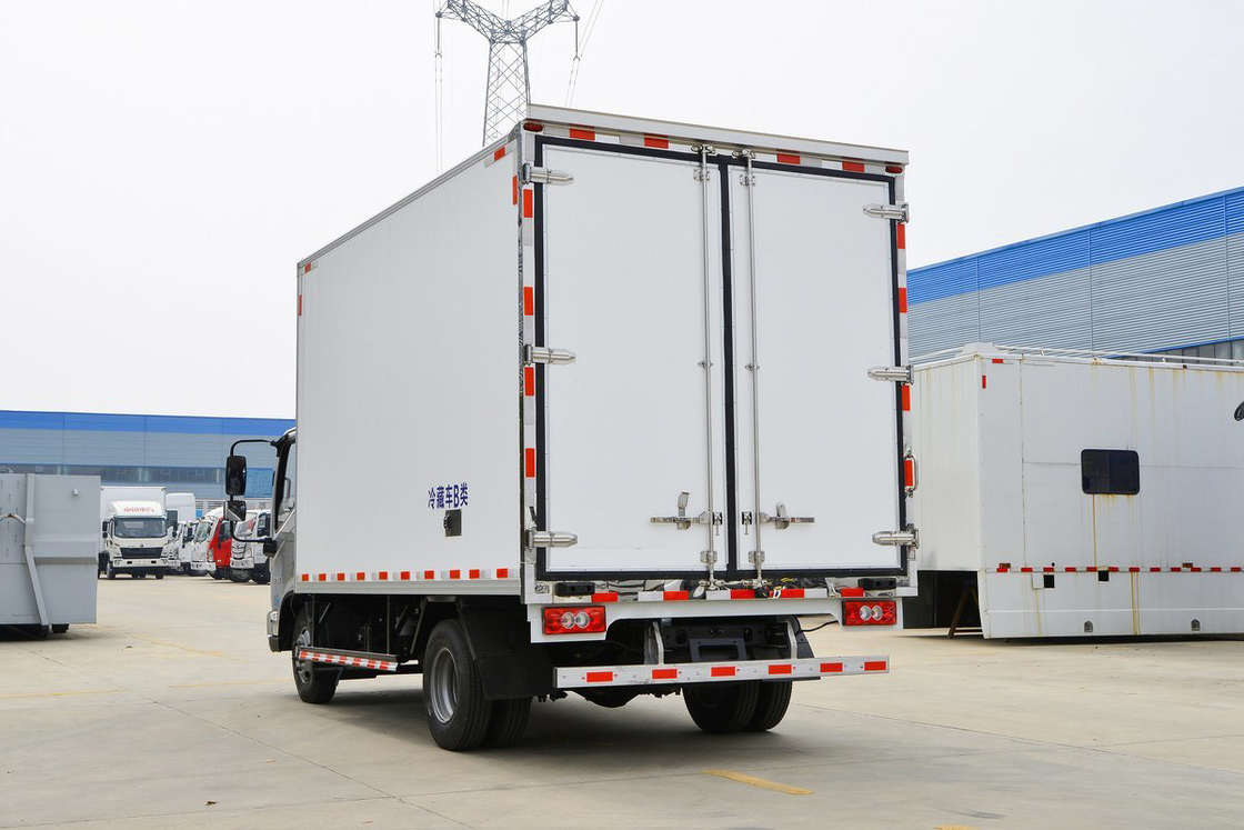 158HP 4X2 Single Row Seats Six Gears 4.08m Double Doors White Cargo Box Foton BJ5048 Refrigerated Truck
