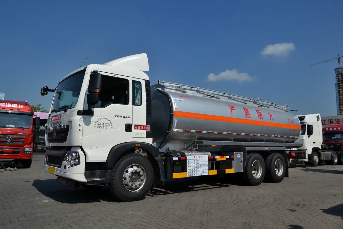 Sinotruk ZZ1257 T5G High Top Fairing Diesel 240HP 14.5T 6X4 Fuel Tank 20.25m³ HOWO Oil Tanker Truck