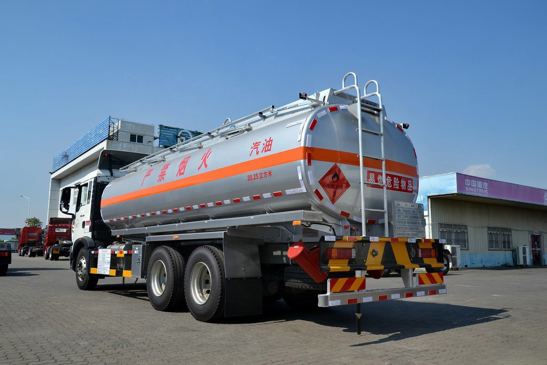 Sinotruk ZZ1257 T5G High Top Fairing Diesel 240HP 14.5T 6X4 Fuel Tank 20.25m³ HOWO Oil Tanker Truck