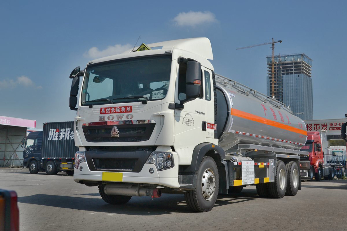 Sinotruk ZZ1257 T5G High Top Fairing Diesel 240HP 14.5T 6X4 Fuel Tank 20.25m³ HOWO Oil Tanker Truck