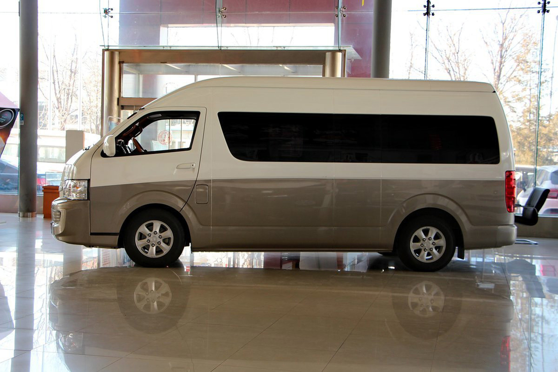 Used Jinbei Hiace L 2020 Luxury Gasoline RWD Manual 5-speed 139HP 2.4L 14-seat Commercial Truck