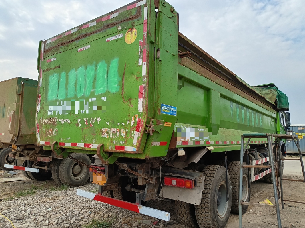 8x4 Tipper Truck Shacman Dump Truck For Sale 2021 Year 30-50 Tons Rocks Sands Transport