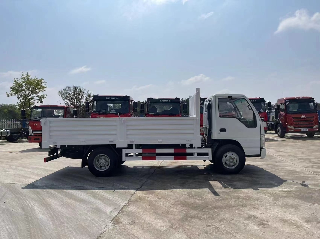Cargo Trucks 4x2 ISUZU Single Cabin Euro 4 Emission 100P Light Truck 3.5 Tons Double Rear Tire