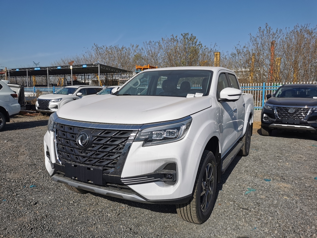Small 4x4 Pickup China Dongfeng Rich 7 Automatic Transmission 8-Speed 5 Seats Bad Road Drive