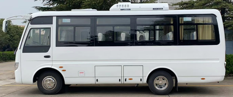 Coaster Mini Bus Yuchai Engine Mudan MD6668 25 Seats 2+2 Seats Layout New Air Conditioner