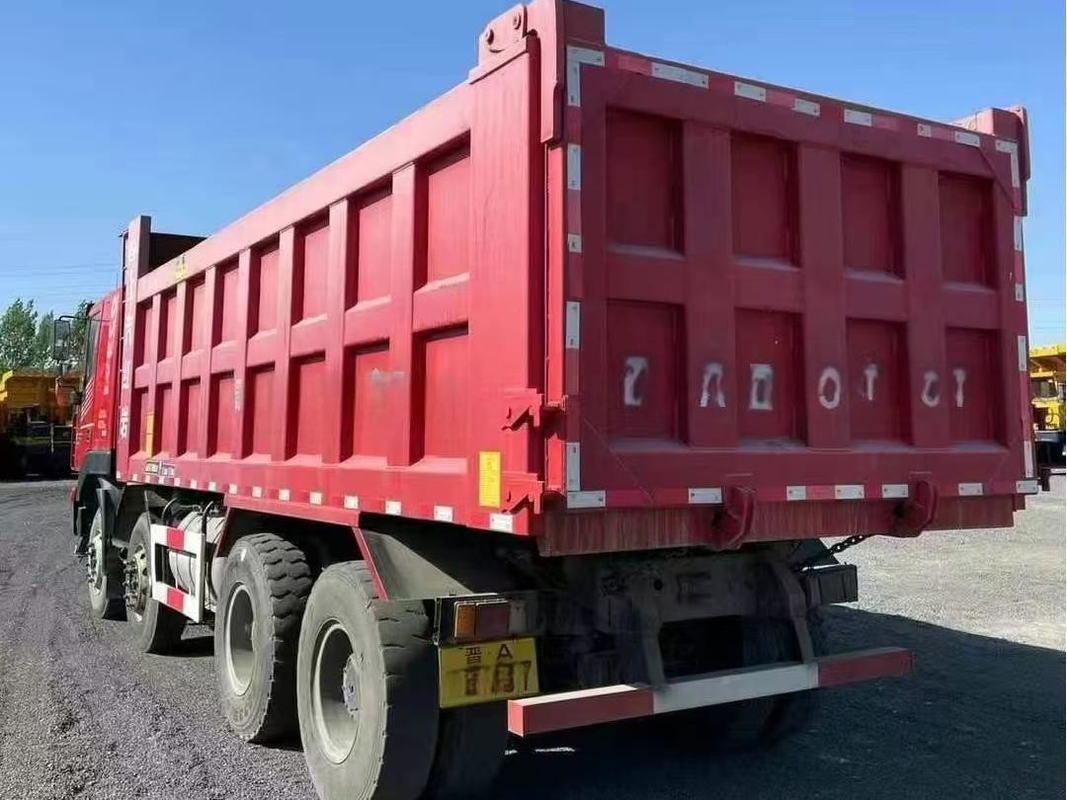 China Used Trucks Heavy SAIC Hongyan Dump Truck 8×4 Iveco Truck Technology Left Hand Drive 390hp